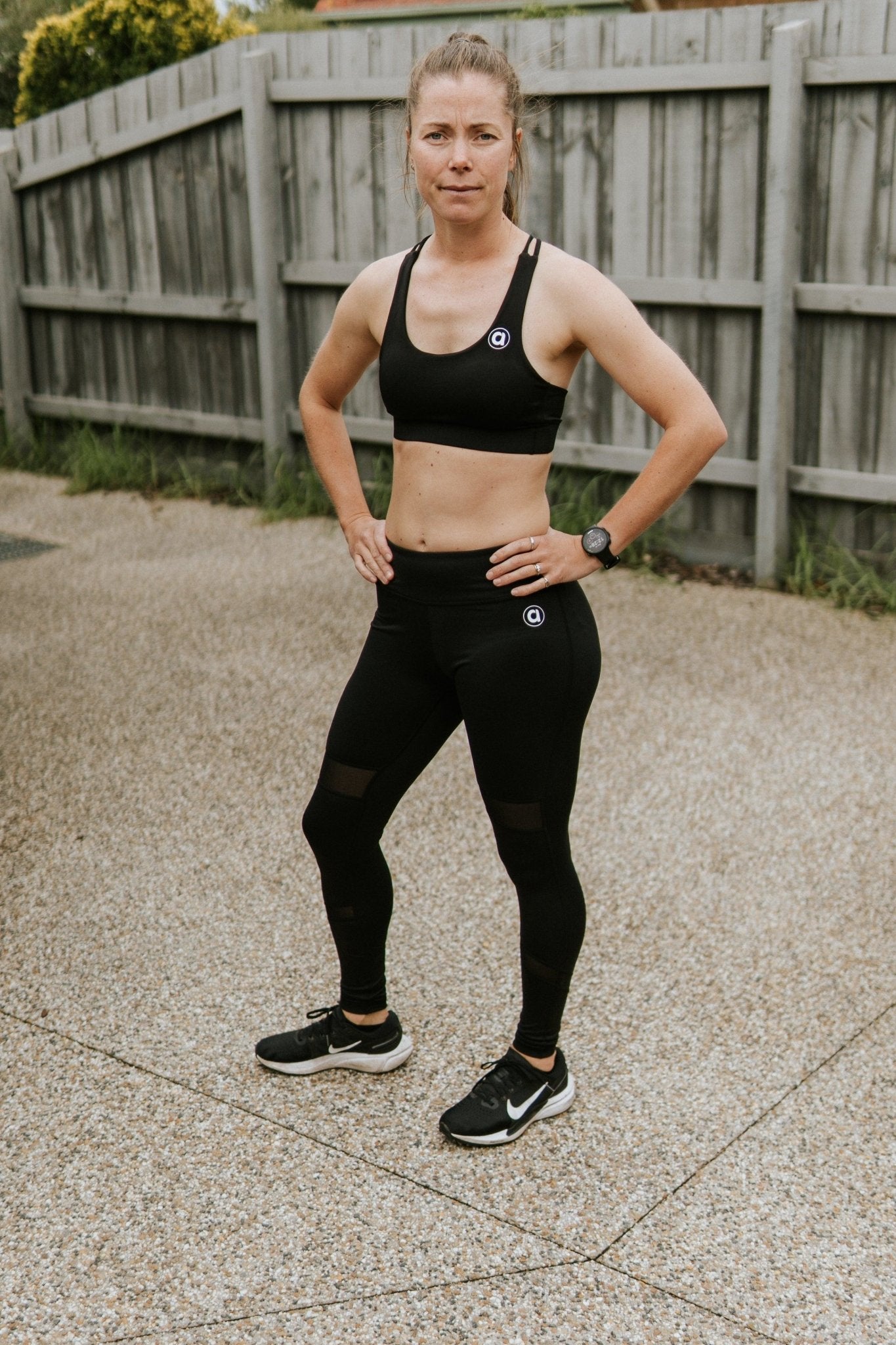 Medium support sports bra in black.